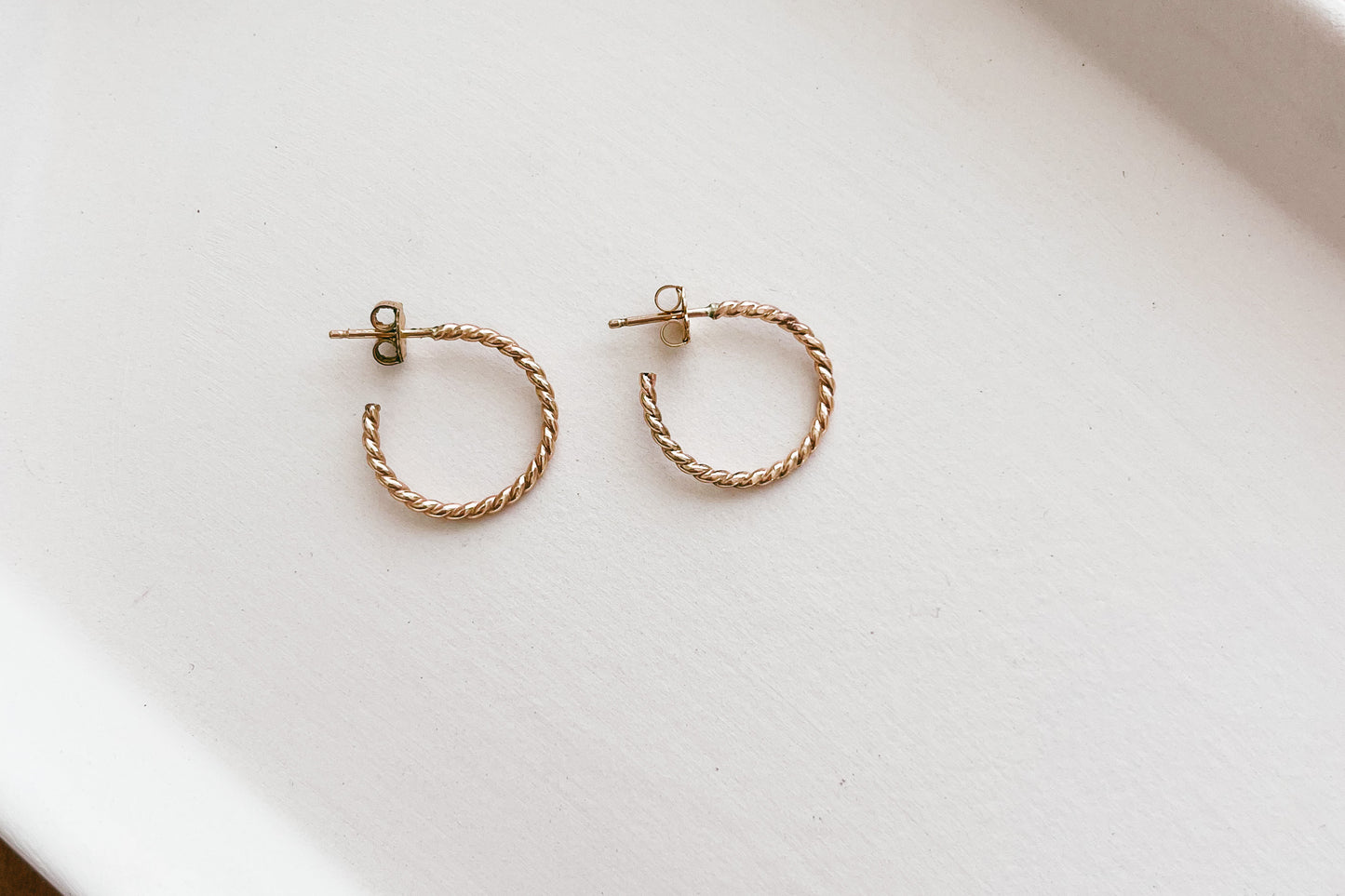 Anders Hoop Earrings