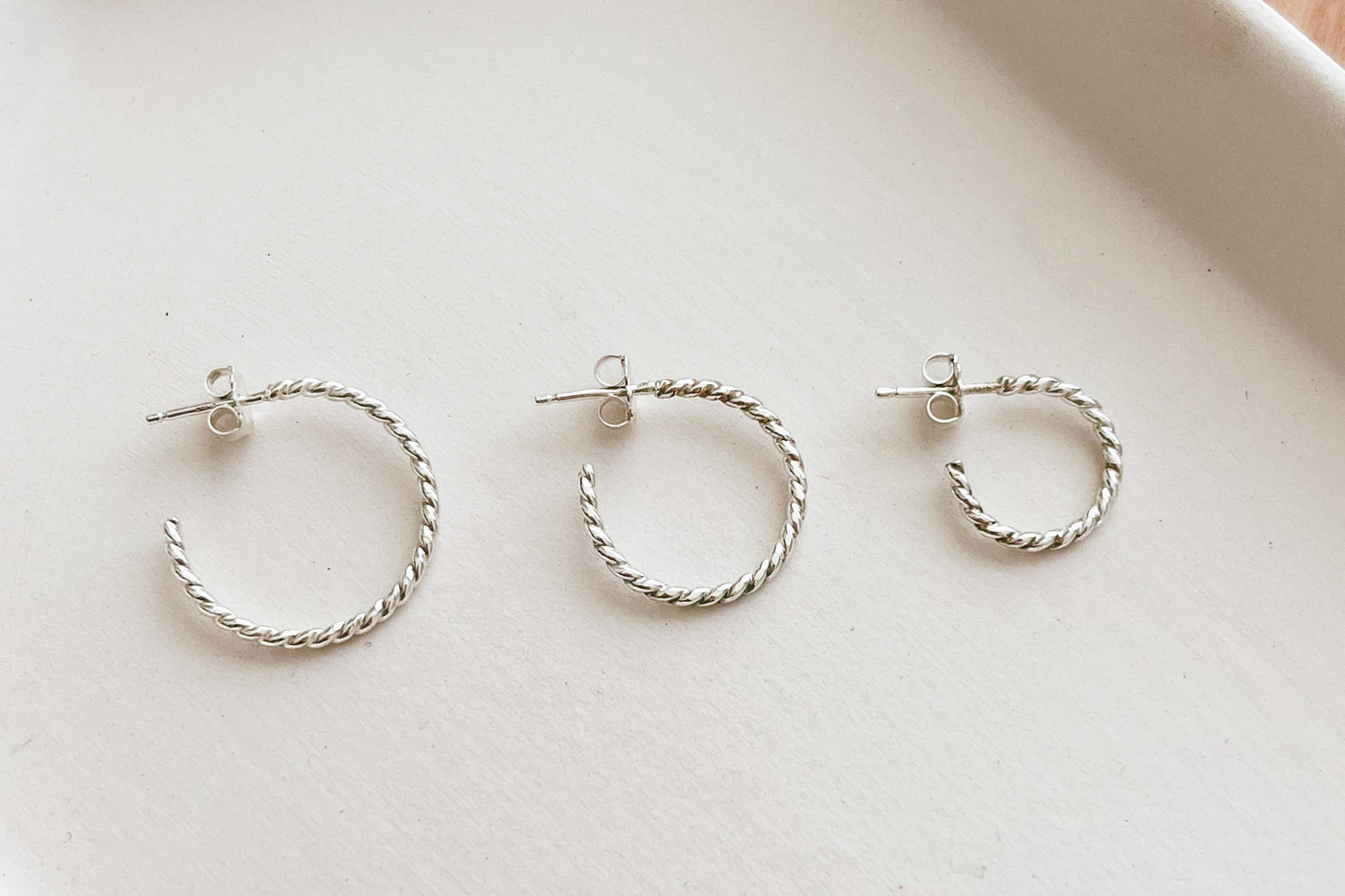 Anders Hoop Earrings